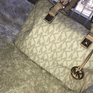 Michael Kors Women’s Grayson Satchel